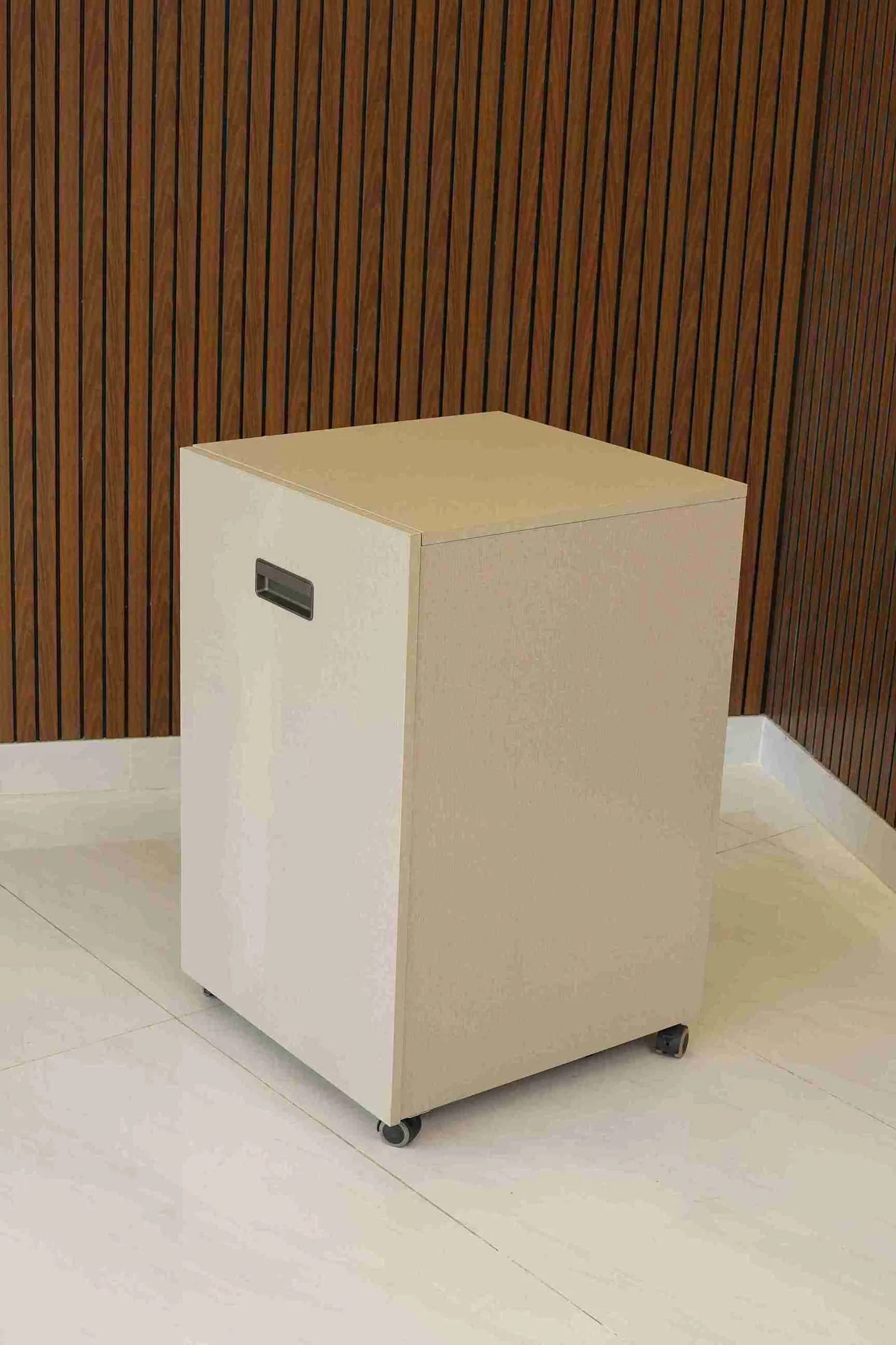 Bloc Folding Table