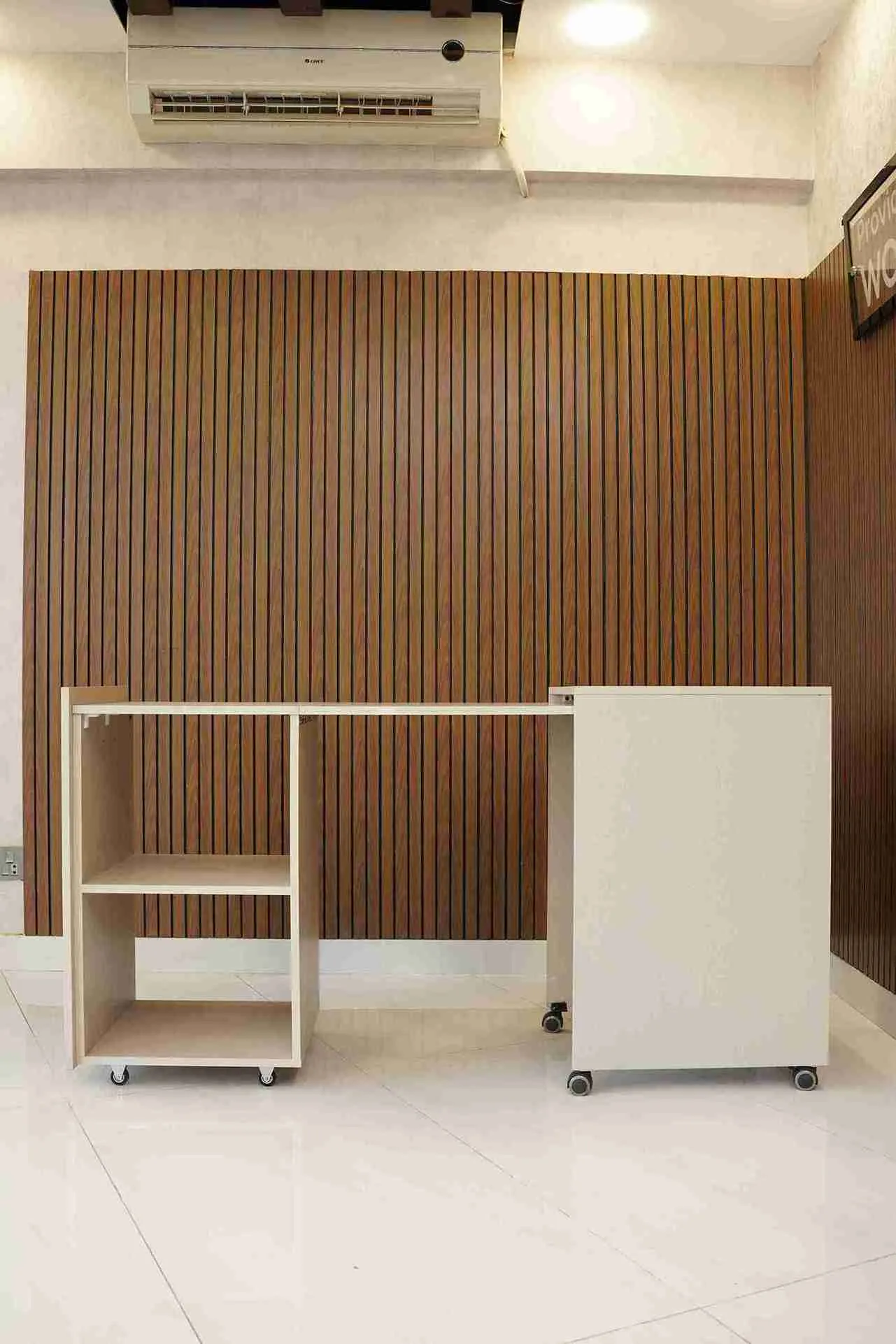 Bloc Folding Table