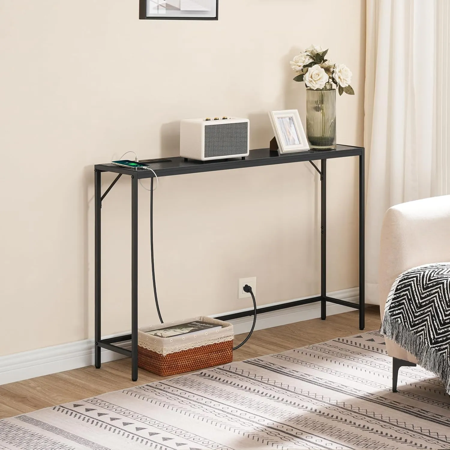 Console Table, Narrow Sofa Table, 43.3” Entrance Table with Power Station, Behind Couch Table, Simple Style, for Living Room, Hallway, Entryway, Foyer, Black CTHB112E01