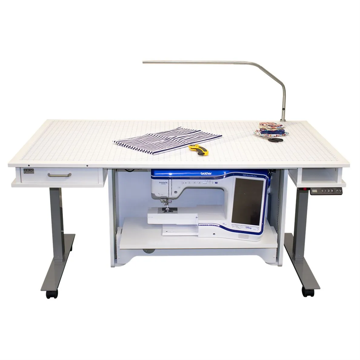 Horn 9000 New Heights Adjustable Table