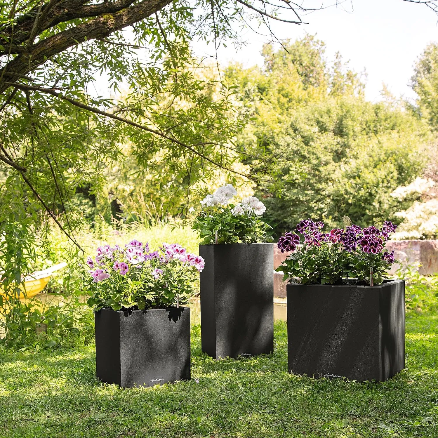 Lechuza 13702 Canto Color 30 Square Self-Watering Garden Planter, Graphite Black