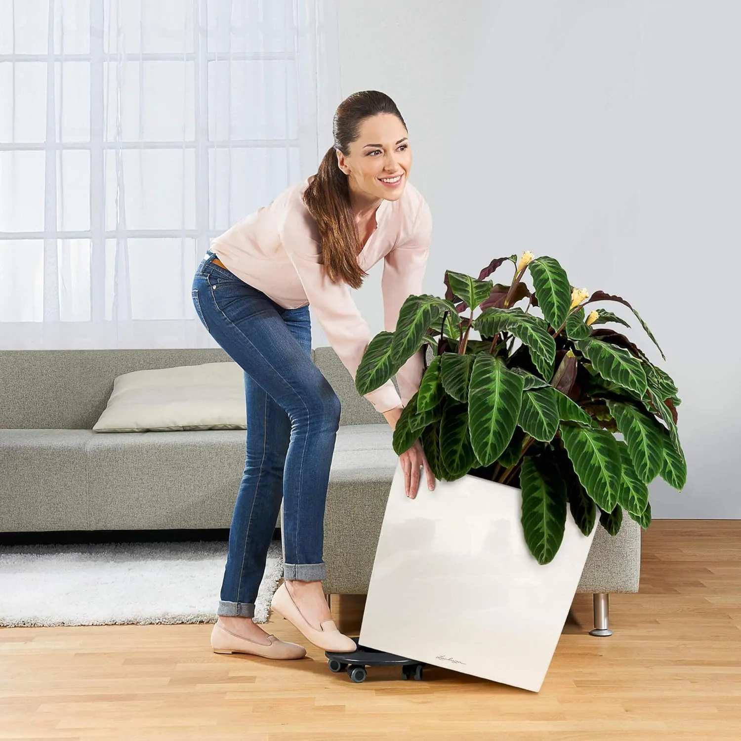 Lechuza Cube 50 Large Flower Indoor/Outdoor Garden Floor Self-Watering Planter with Drainage Hole with Plant Substrate Contemporary Poly-Resin H50 L50 W50 cm Black 13 Kg