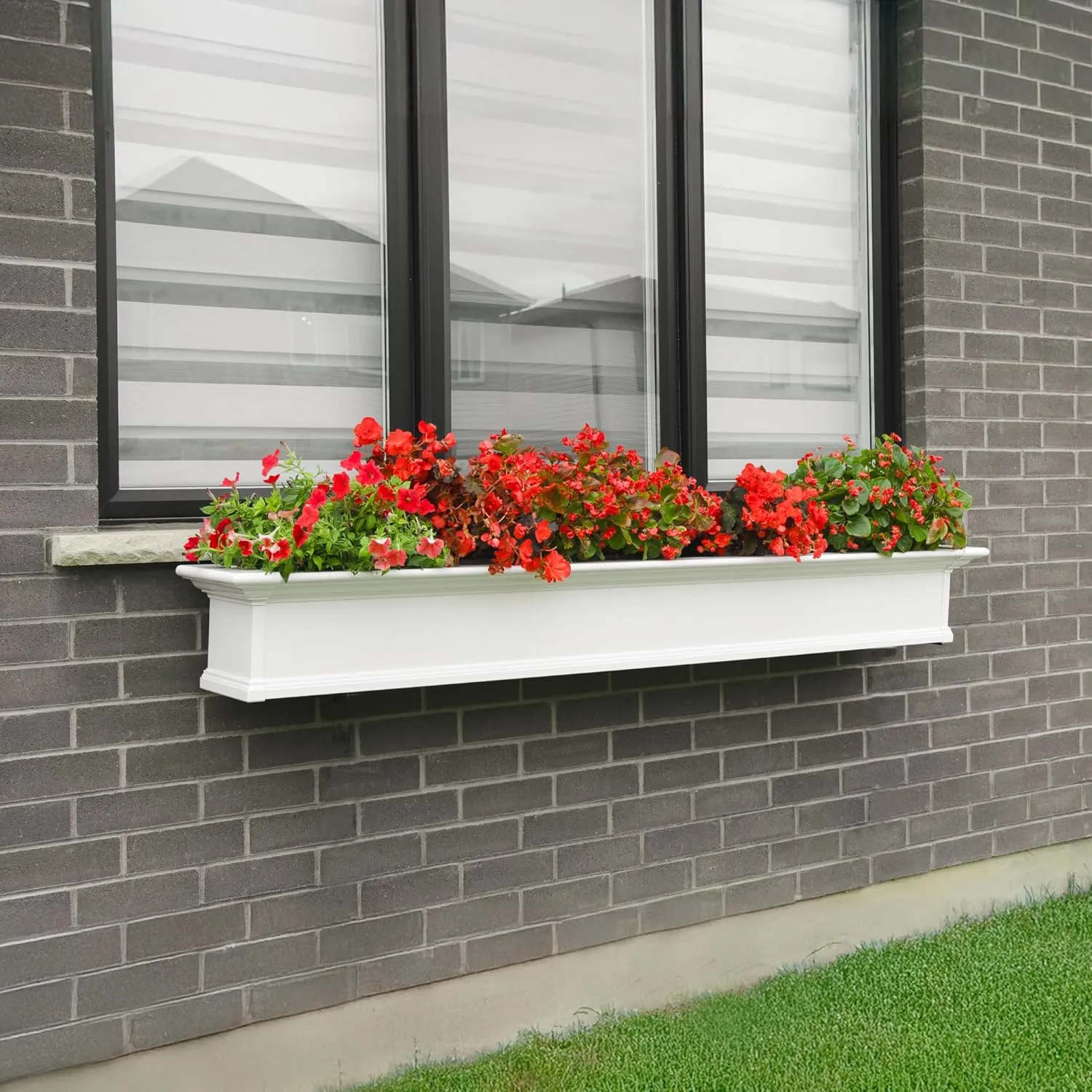 Mayne 4826-W Yorkshire Window Box, 6-Foot, White