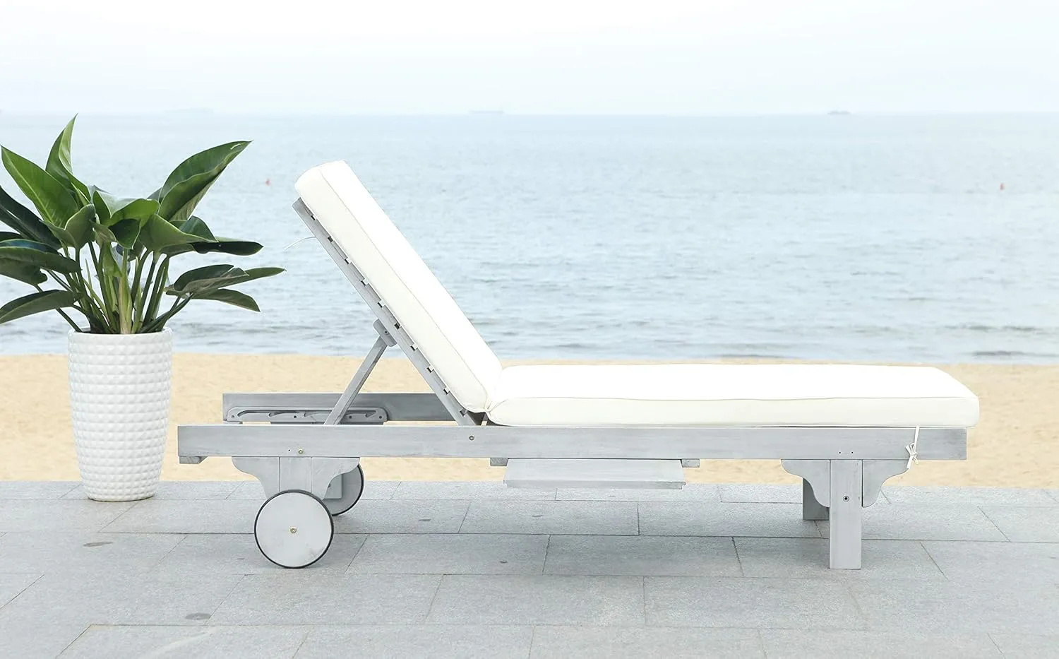 SAFAVIEH Outdoor Collection Newport Grey / Beige Cushion Built-in Side Table Adjustable Chaise Lounge Chair