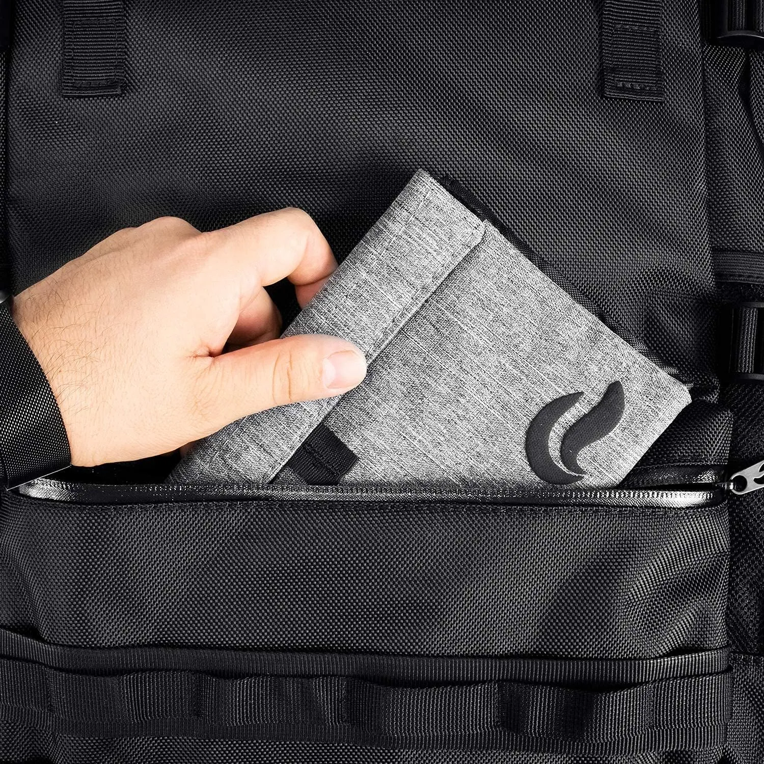 Skunk Backpack Rogue - Smell Proof - Weather Resistant - Lockable